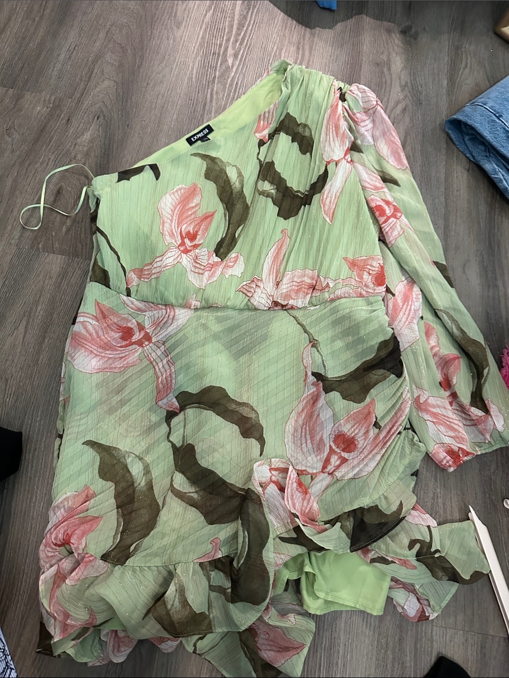 Express NWT floral ruffle romper